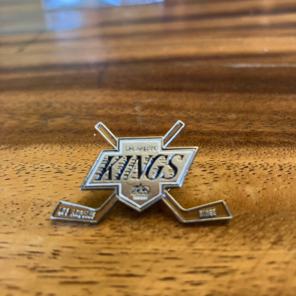 NHL Silver LA Kings Pin
